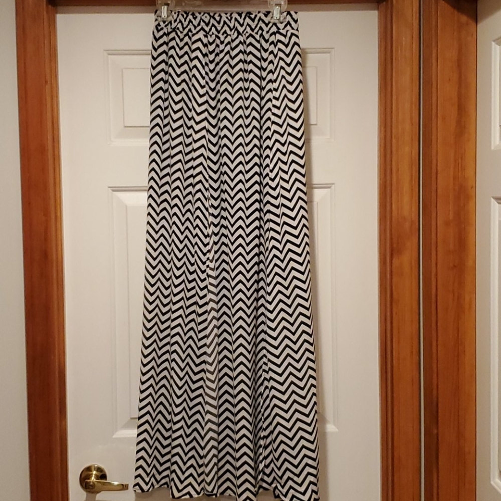 Black and White Chevron Fly Away Maxi Skirt